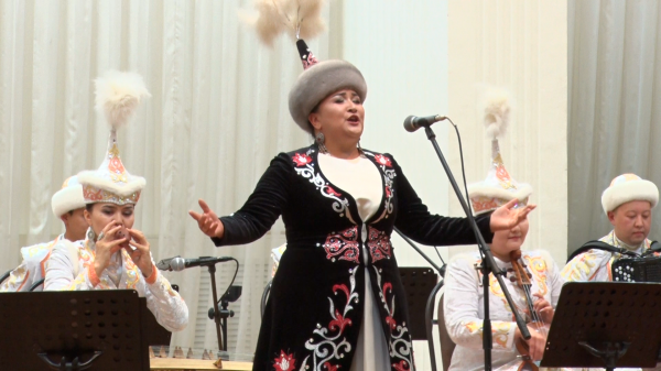 17 июня в концертном зале "Шалкыма" успешно прошёл очередной концерт ансамбля "Арка сазы", который был тепло принят зрителями