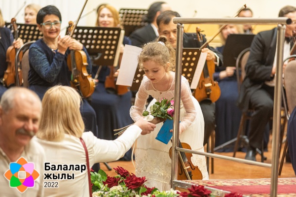 "На сцене твои ровесники" - концерт с этим названием прошёл 18 мая в концертном зале "Шалкыма"