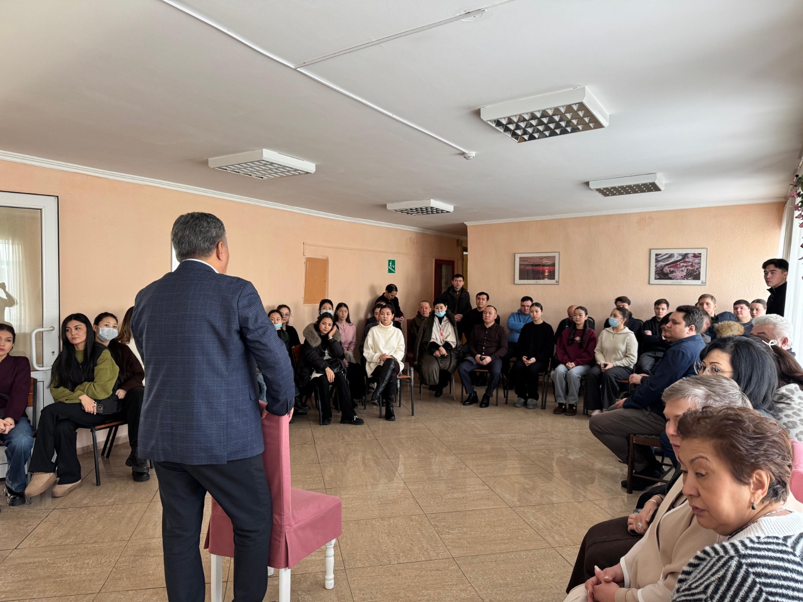 С артистами Джазового оркестра, фольклорного ансамбля «Арқа сазы» и фольклорного хореографического ансамбля «Аққу»
