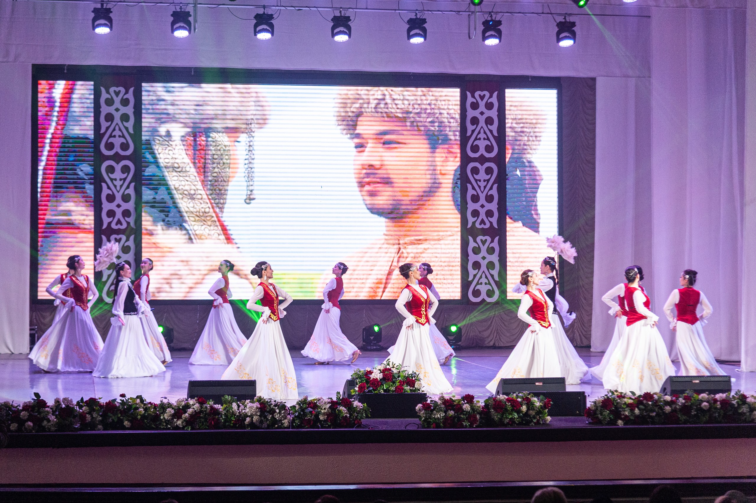 "Акку кыздар"