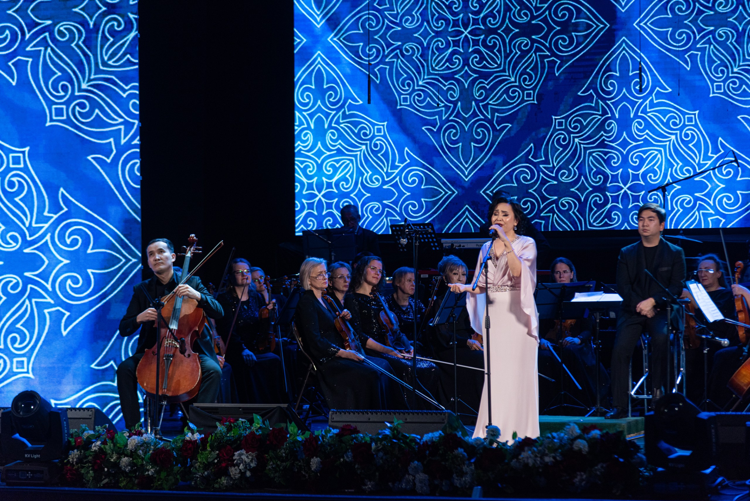 Шырқалсын қазақ әуені