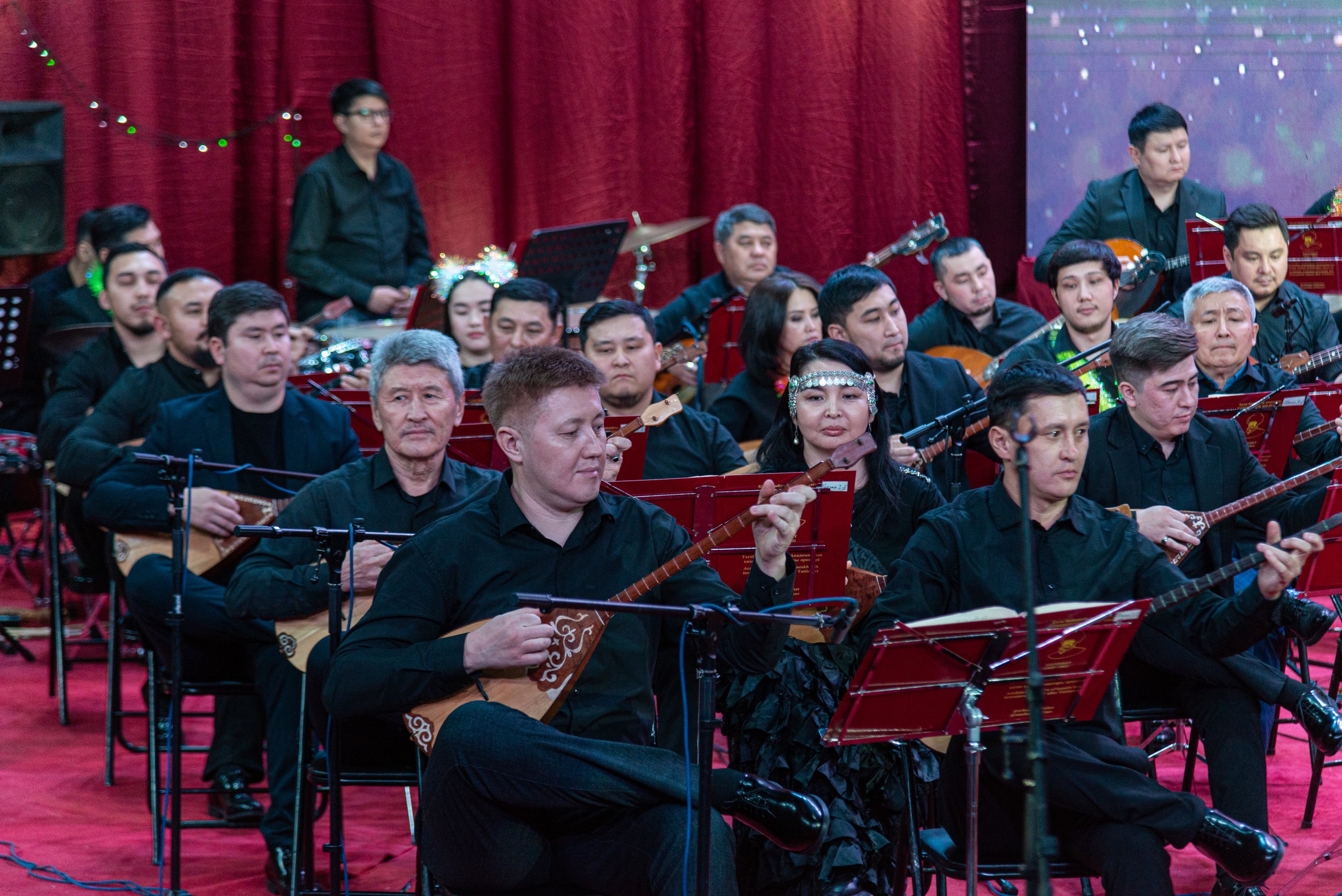 Новогодний серпантин