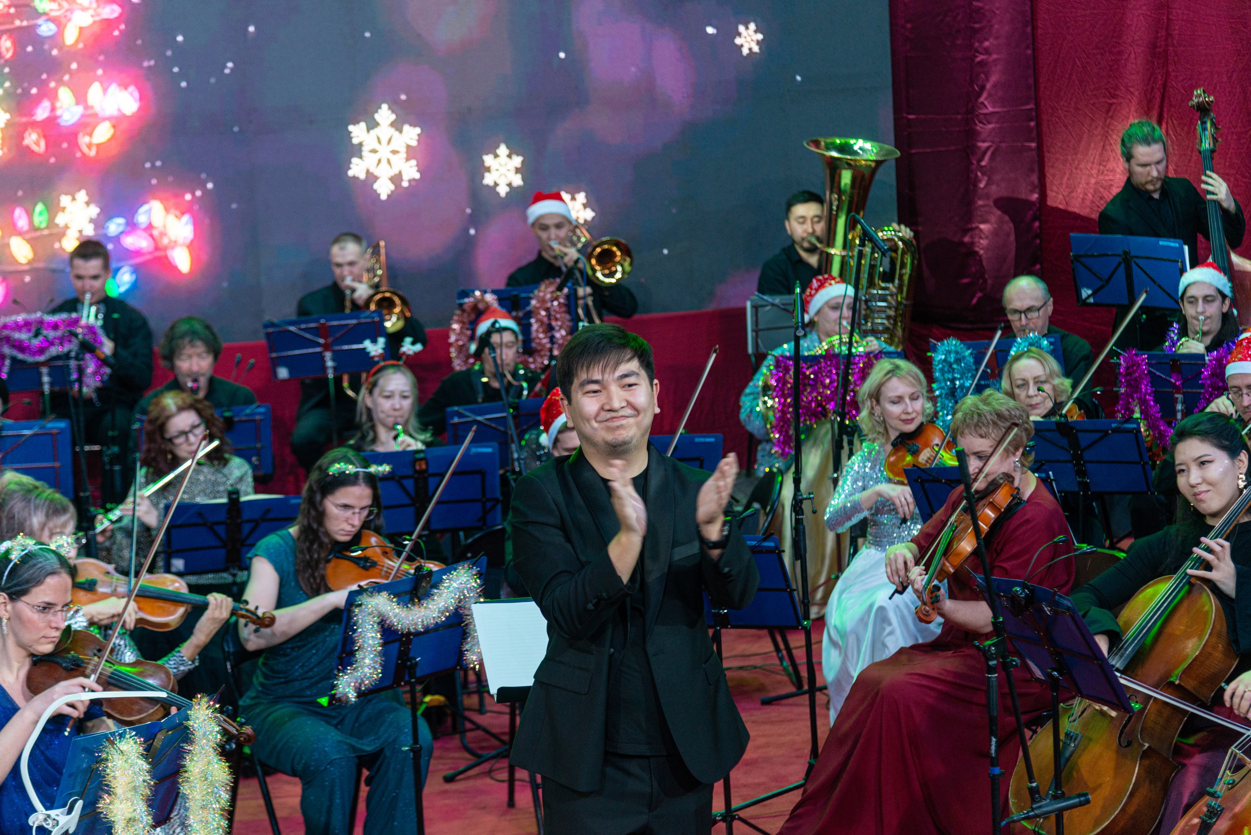 Новогодний саундтрек концерт