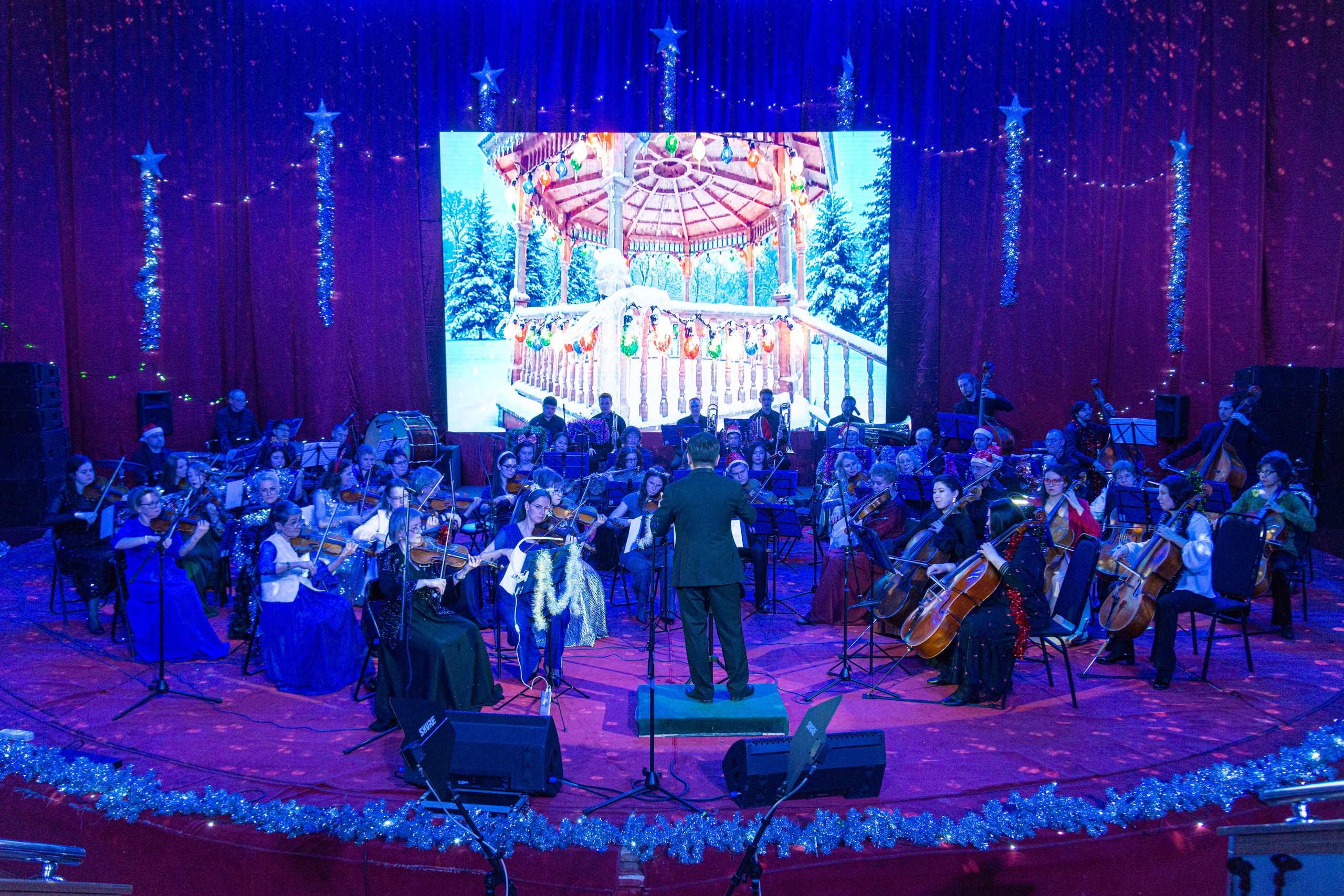 Новогодний саундтрек концерт