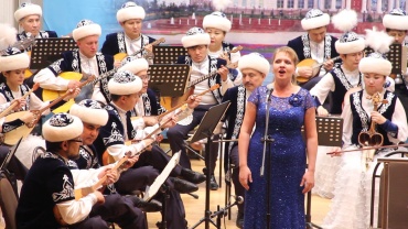 Фото с праздничного концерта 16 декабря в исполнении академического оркестра казахских народных инструментов им.Таттимбета, посвященный Дню Независимости РК