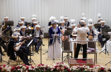 Концерт академического оркестра имени Таттимбета, посвященный 70-летию со дня рождения деятеля культуры Карасай Сайжанова