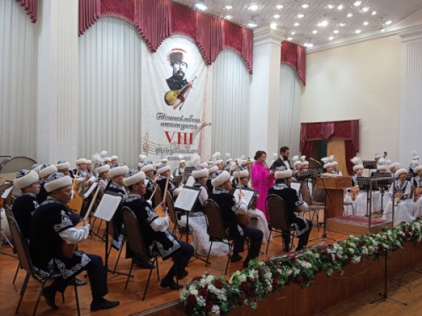В концертном зале "Шалкыма" 2 ноября состоялось торжественное открытие VIII Республиканского конкурса им. Таттимбета